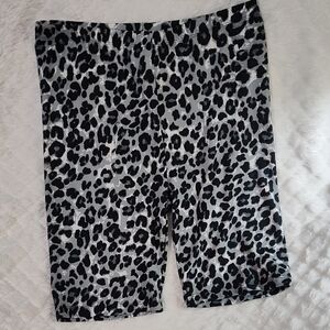 Zenana Super Soft Leopard Print Women's Shorts. Size 1X. NWOT.